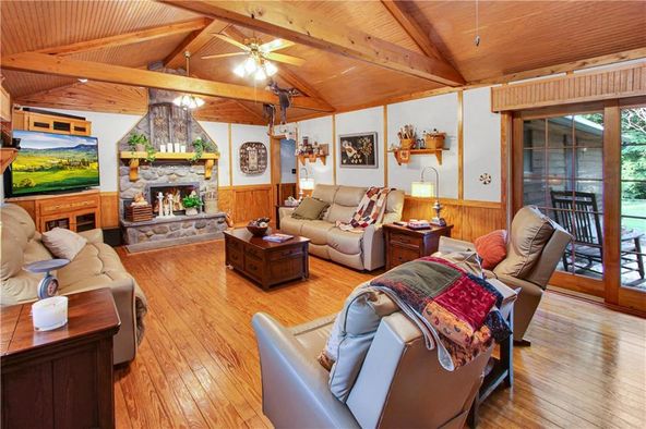 20 Ashley Ln, Casey, IL 62420